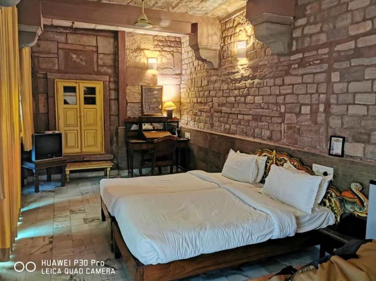 คริสห์นา พราแคช เฮอร์ริเทจ ฮาเวลิ โฮเต็ล Hotel จ๊อดปูร์ ภายนอก รูปภาพ