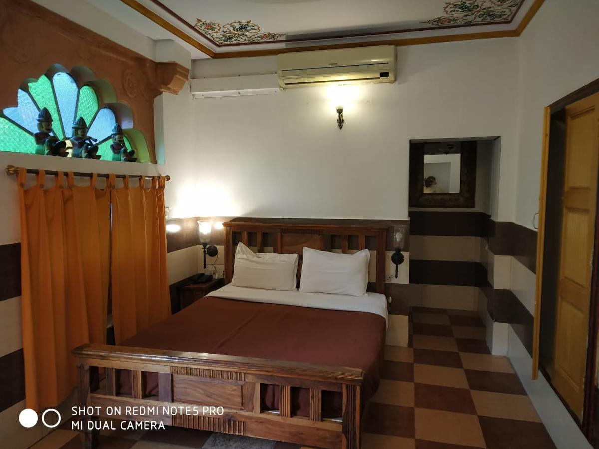 คริสห์นา พราแคช เฮอร์ริเทจ ฮาเวลิ โฮเต็ล Hotel จ๊อดปูร์ ภายนอก รูปภาพ