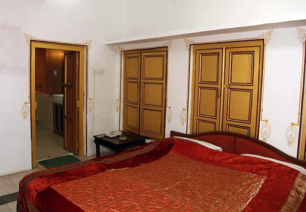 คริสห์นา พราแคช เฮอร์ริเทจ ฮาเวลิ โฮเต็ล Hotel จ๊อดปูร์ ภายนอก รูปภาพ