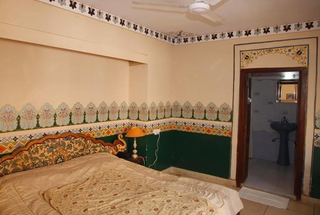 คริสห์นา พราแคช เฮอร์ริเทจ ฮาเวลิ โฮเต็ล Hotel จ๊อดปูร์ ภายนอก รูปภาพ